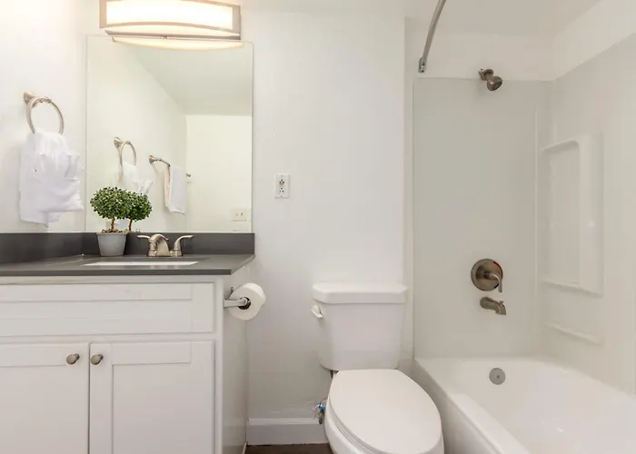 Beautiful Retreat 1 Full Bed At Oasis Pool & Clubhouse Holiday home Tempe