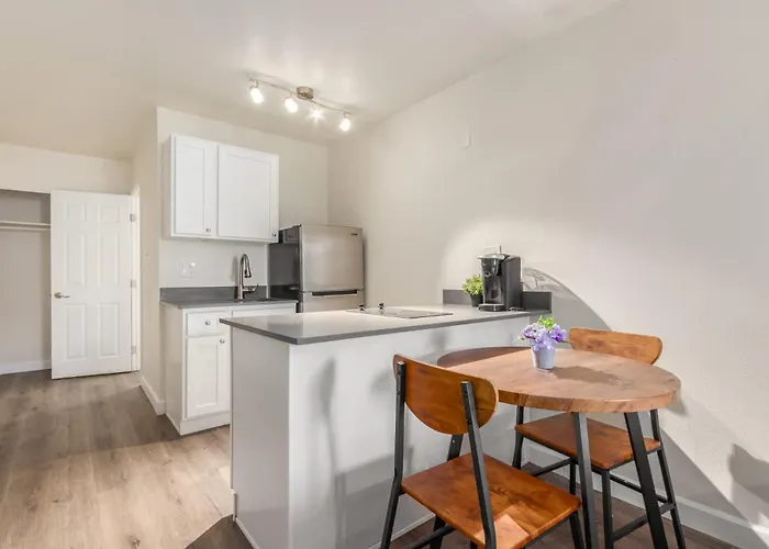 Holiday home Beautiful Retreat 1 Full Bed At Oasis Pool & Clubhouse Tempe