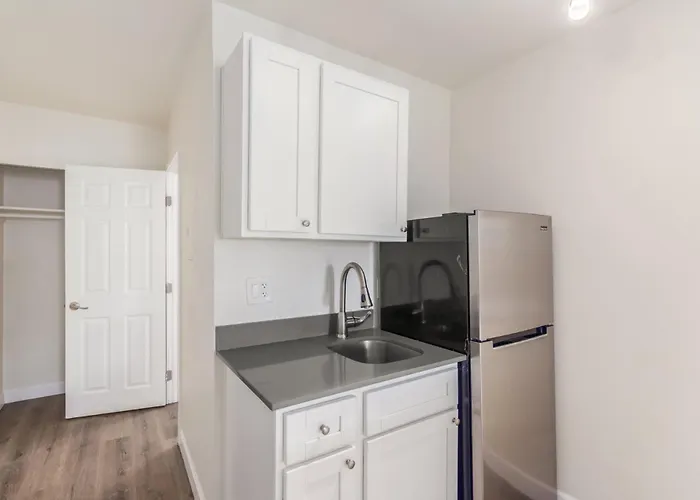 Beautiful Retreat 1 Full Bed At Oasis Pool & Clubhouse *